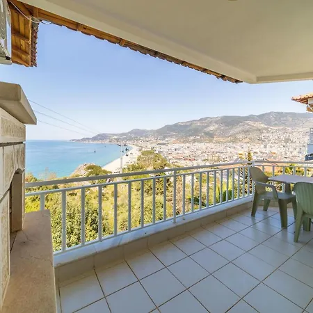 Spacious Flat With Amazing Sea & Nature View And Balcony Near Popular Attractions In Alanya, Antalya Διαμέρισμα *