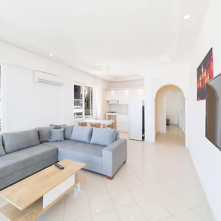 Spacious Flat With Amazing Sea & Nature View And Balcony Near Popular Attractions In Alanya, Antalya Διαμέρισμα *